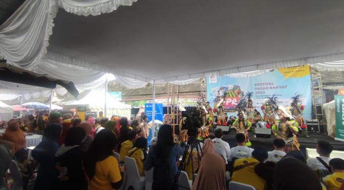 <strong>Hujan Berkah dalam Festival Pasar Rakyat di Pasar Borobudur</strong>